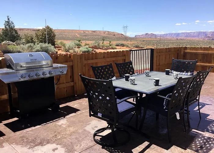 Large Family Retreat In Page, Arizona, Perfect For A Weekend Getaway For Large Groups * Page