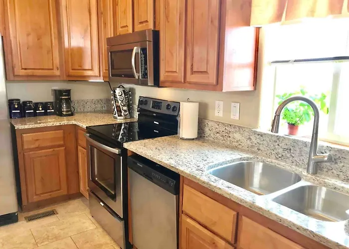 Large Family Retreat In Page, Arizona, Perfect For A Weekend Getaway For Large Groups Page