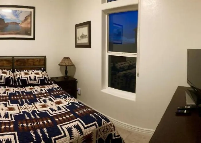 Large Family Retreat In Page, Arizona, Perfect For A Weekend Getaway For Large Groups * Page