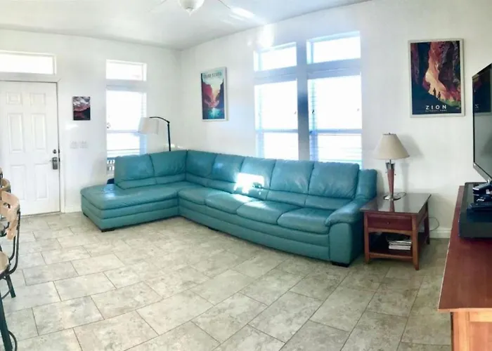 Large Family Retreat In Page, Arizona, Perfect For A Weekend Getaway For Large Groups * Page